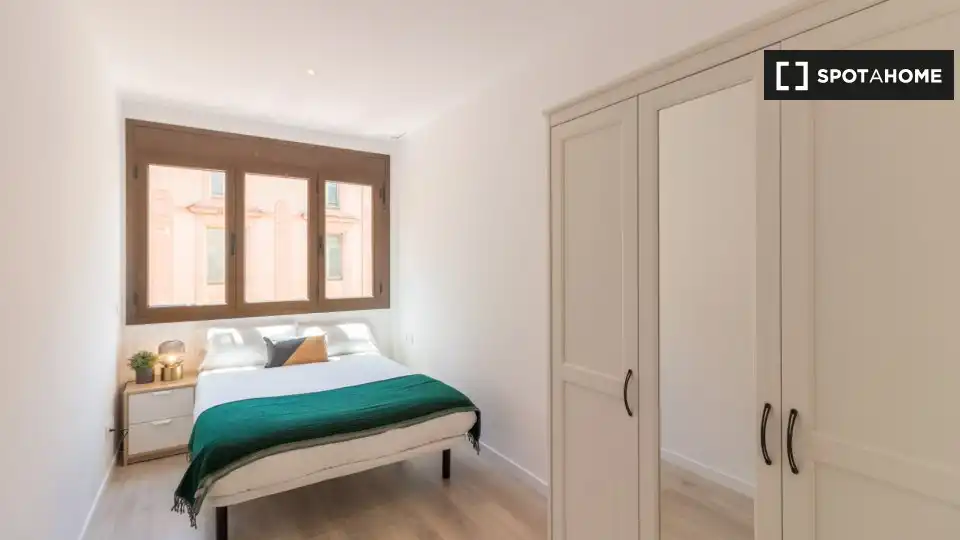 Flat with terrace to rent in Ciutat Vella, imagen 3