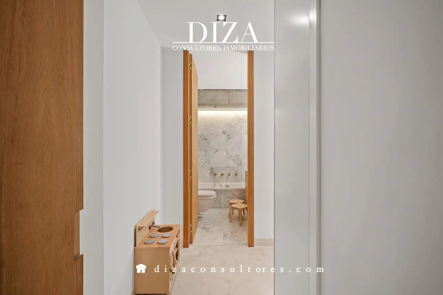 Bathroom of Attic for sale in Madrid  with Air Conditioner, Terrace and Storage room