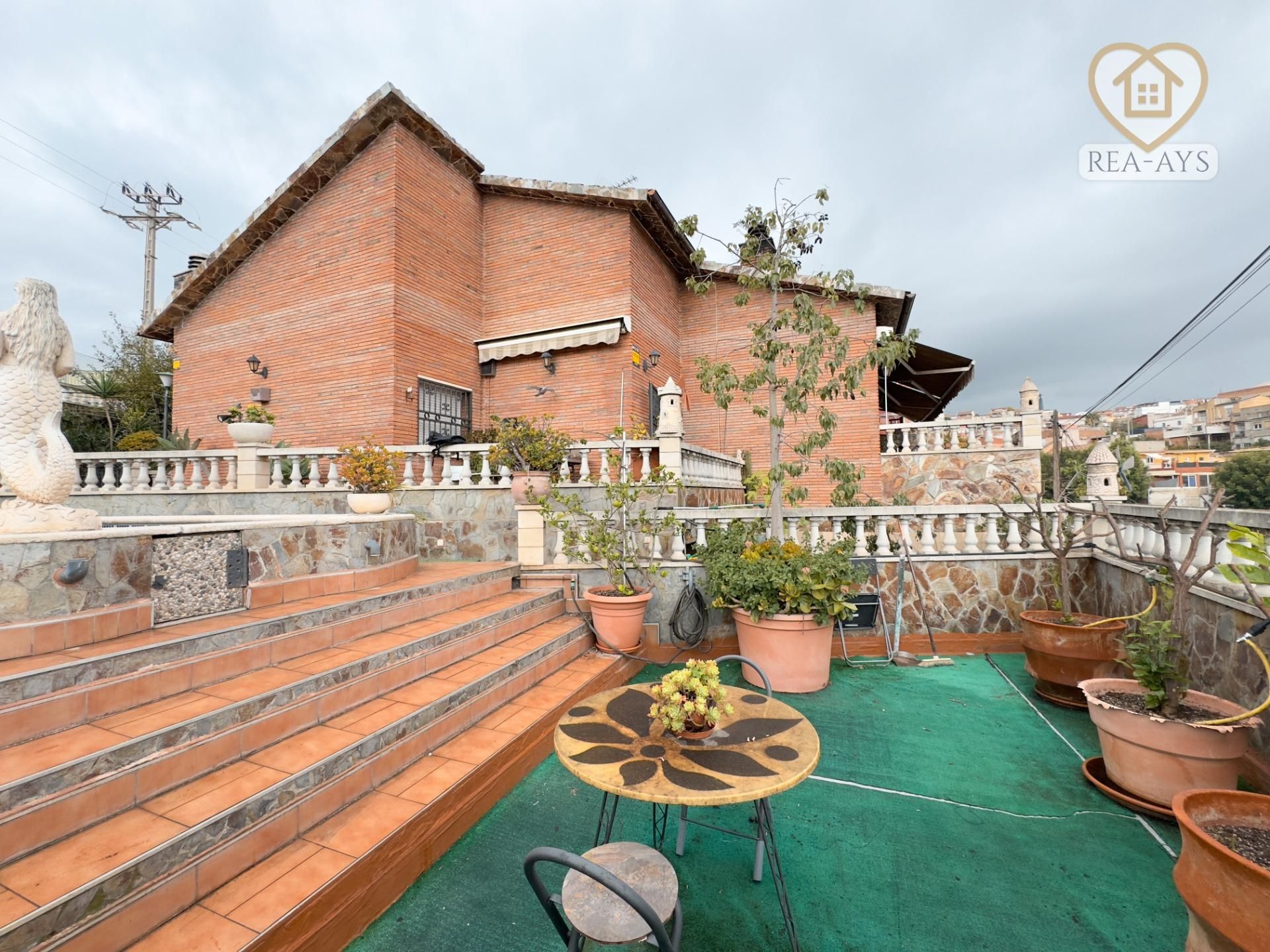 Terrassa de Casa o xalet en venda en Sant Vicenç Dels Horts amb Aire condicionat, Calefacció i Jardí privat