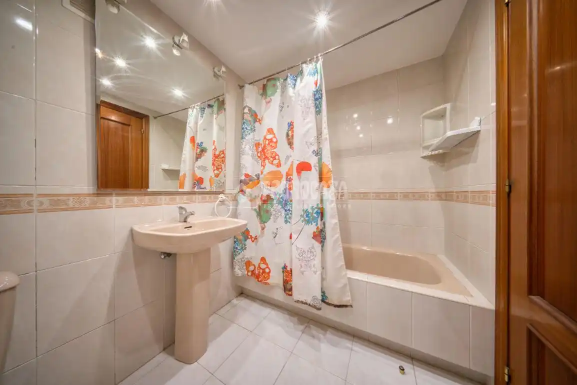 Baño de Piso en venta en Laguna de Duero con Calefacción y Terraza