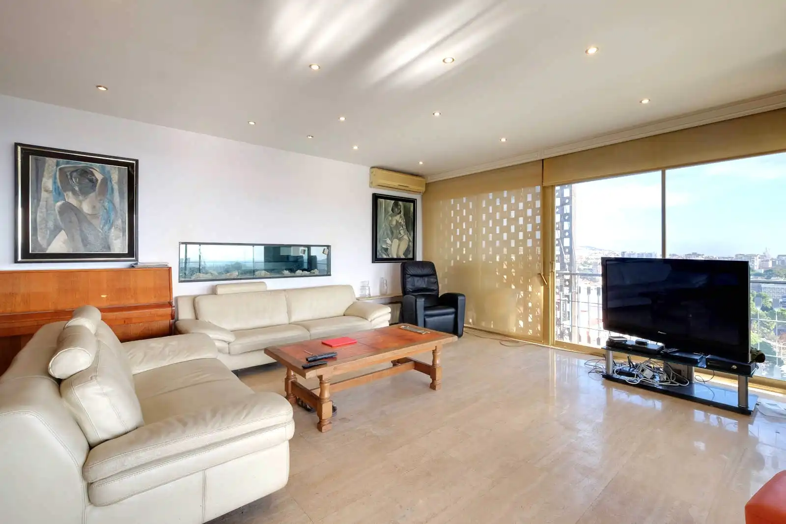 Wohnzimmer von Wohnung zum Verkauf in Barcelona mit Klimaanlage, Heizung und Parkett