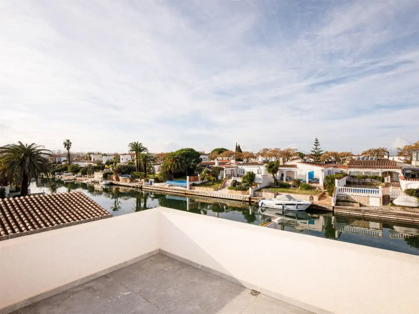 Terrace of Houses for sale in Empuriabrava  with Air Conditioner, Swimming Pool and Balcony