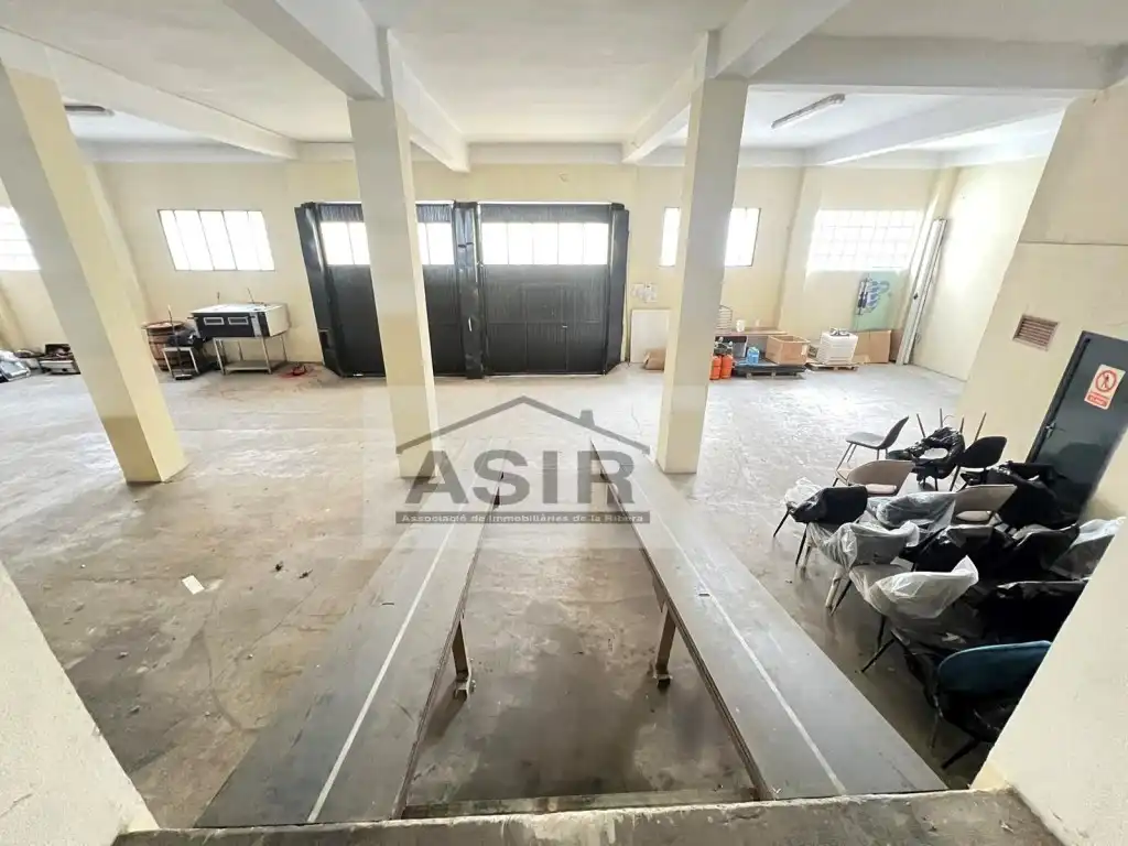 Nave industrial en venta en Corbera