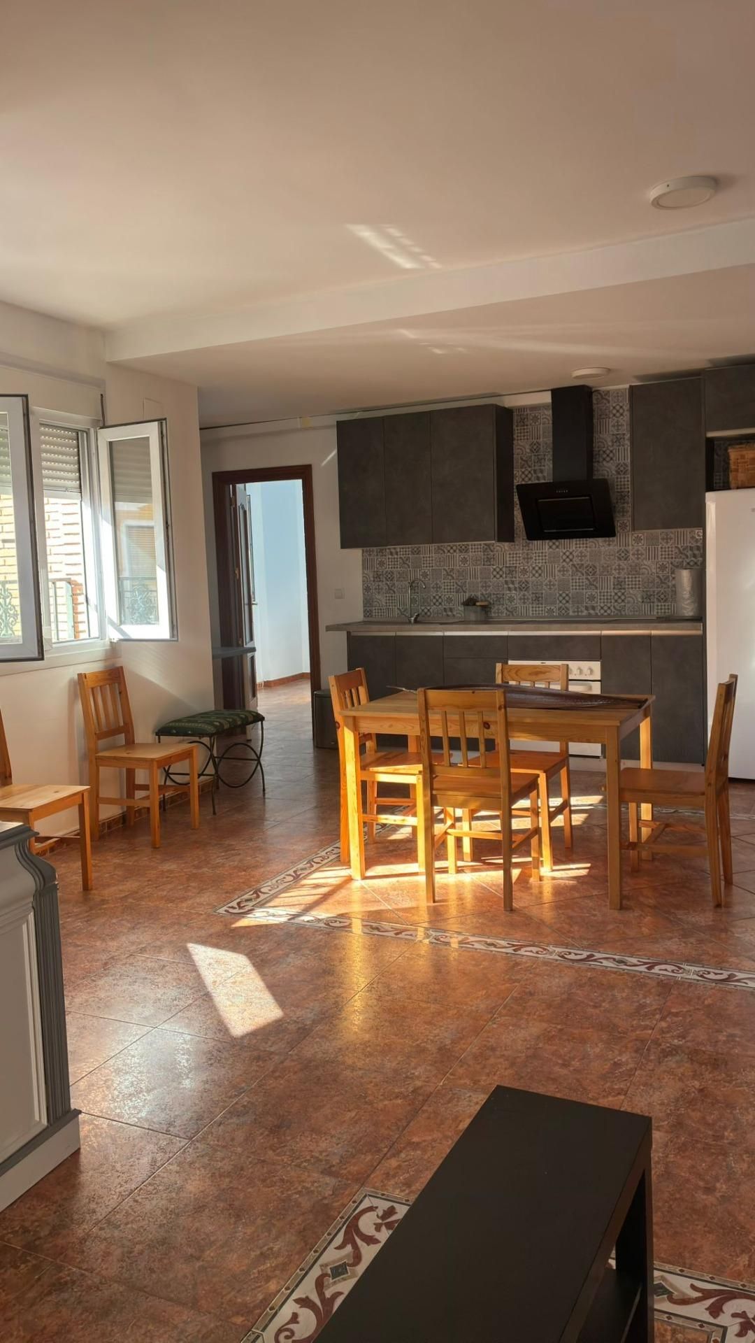Cocina de Piso de alquiler en Cúllar Vega con Aire acondicionado y Terraza
