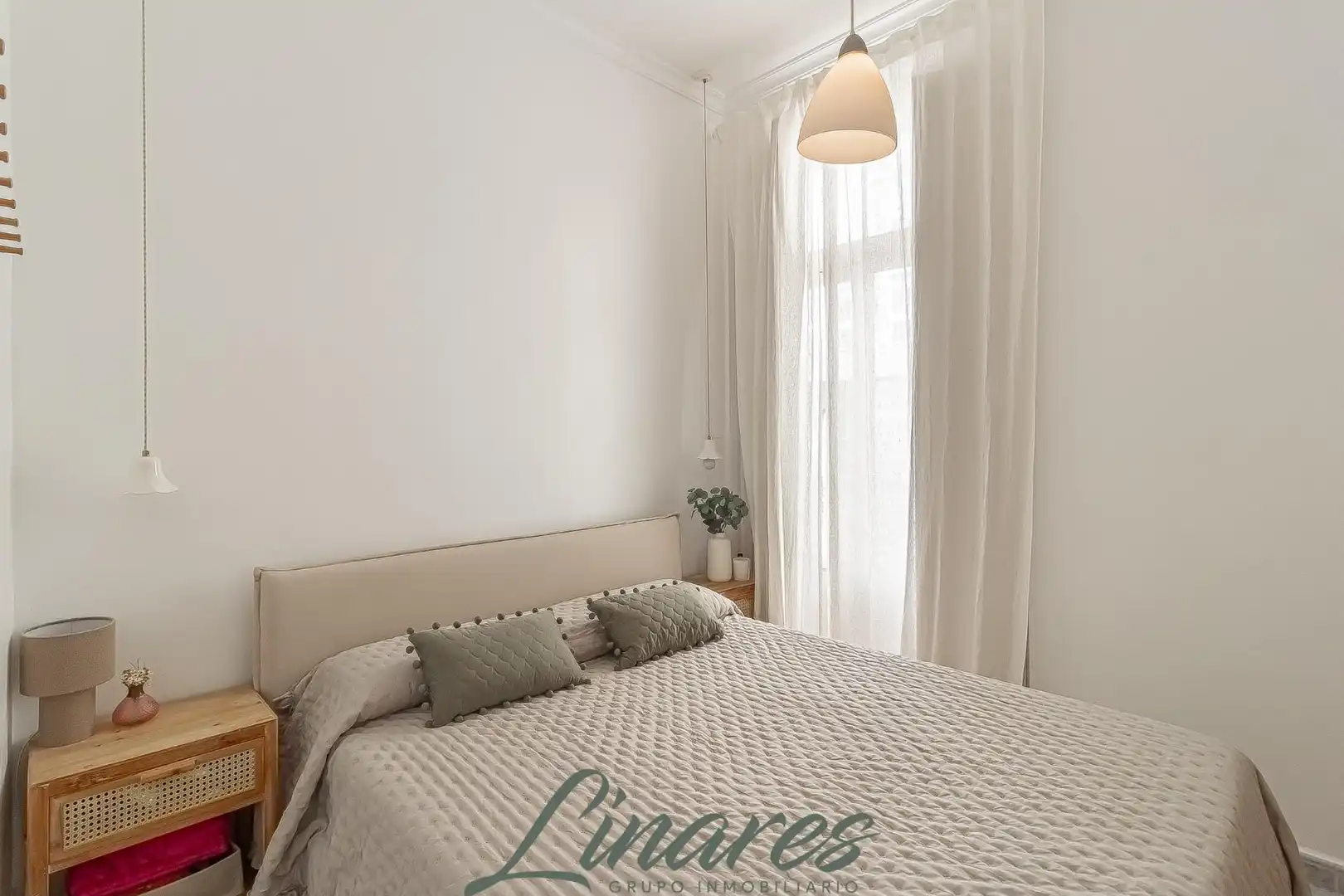 Dormitori de Apartament en venda en Cartagena amb Balcó