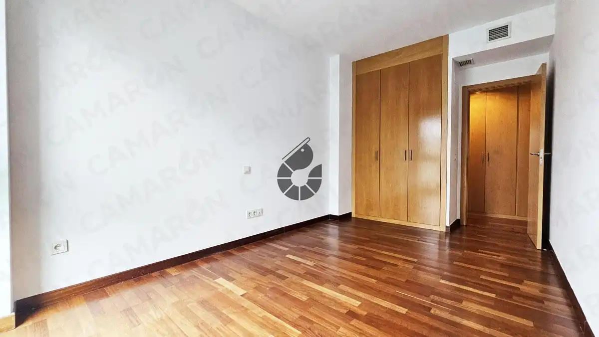 Habitación de Piso en venta en Mairena del Aljarafe con Aire acondicionado, Trastero y Piscina comunitaria