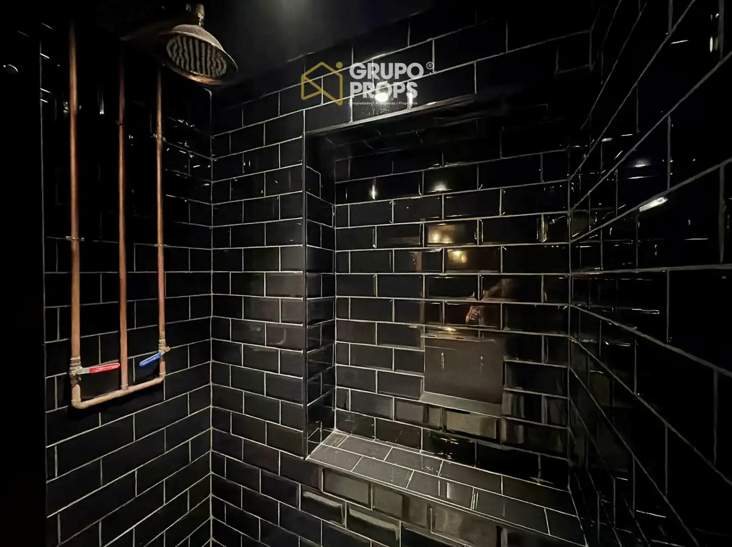 Baño de Local de alquiler en Madrid