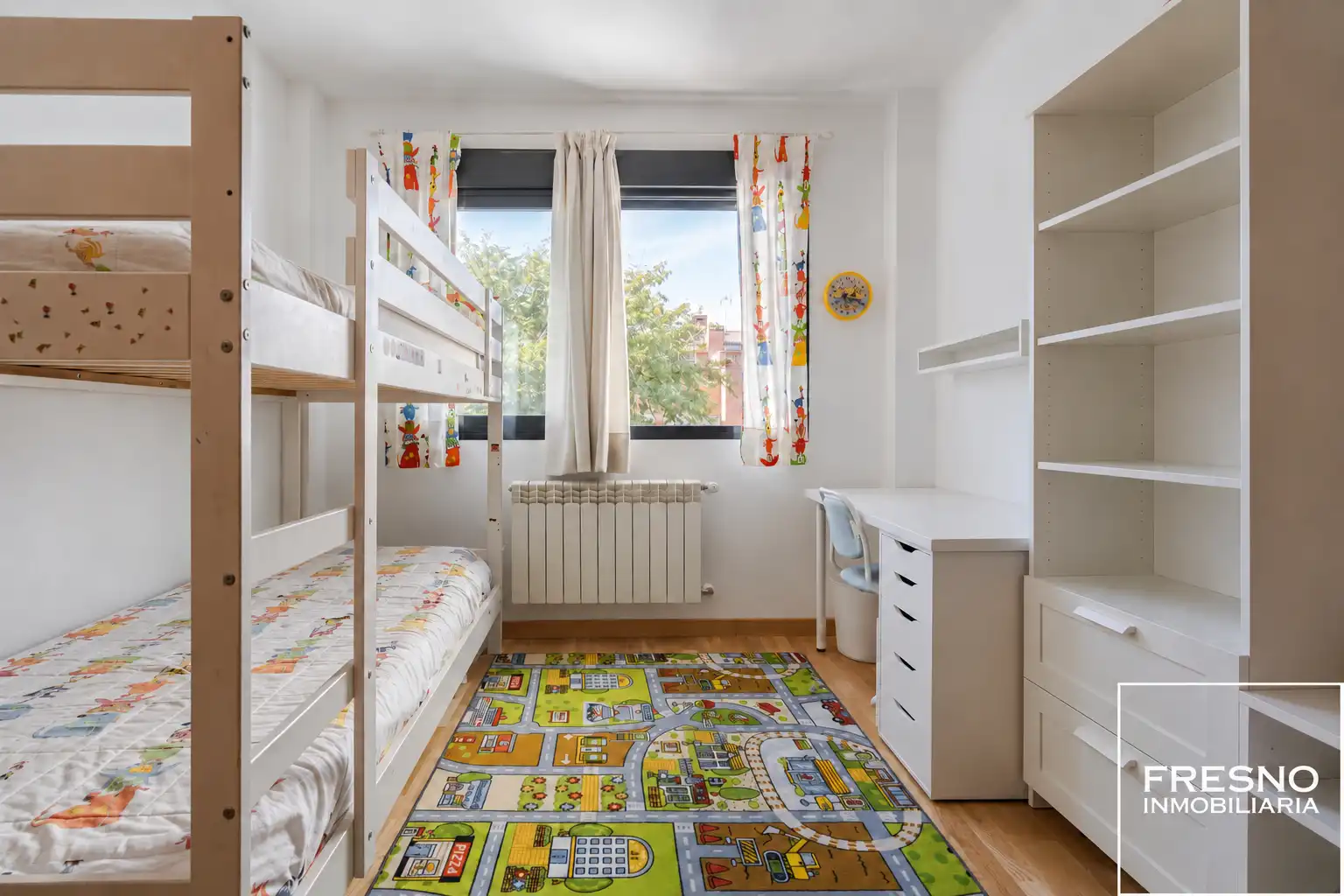 Habitación de Casa adosada en venta en Miramadrid