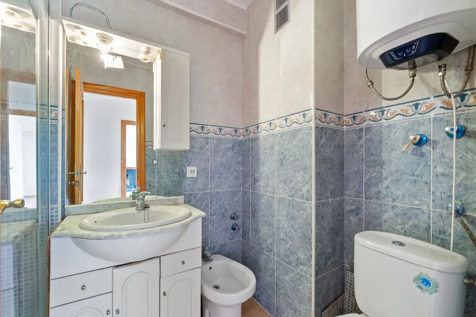 Badezimmer von Wohnung zum Verkauf in Torrevieja