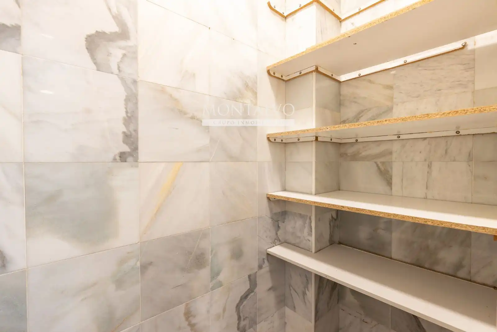 Baño de Ático en venta en Atarfe con Aire acondicionado, Calefacción y Terraza