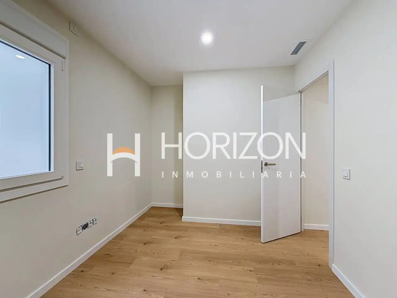 Schlafzimmer von Wohnung zum Verkauf in Barcelona mit Klimaanlage, Heizung und Parkett