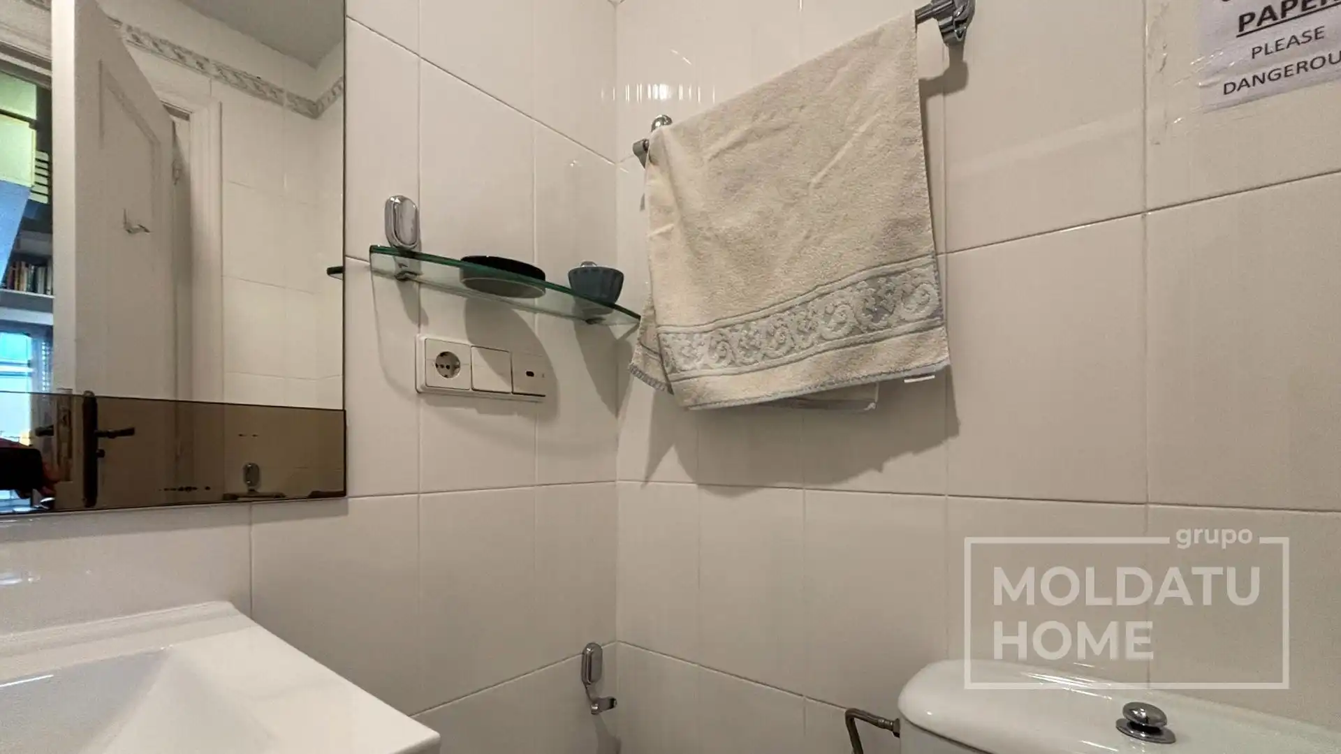 Bany de Pis en venda en Donostia - San Sebastián  amb Calefacció, Terrassa i Moblat