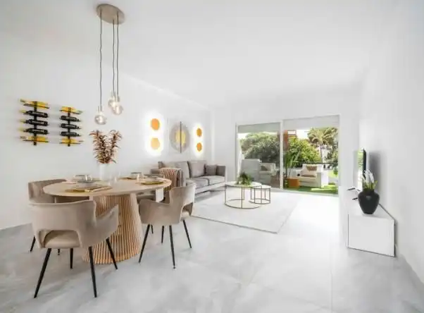 Sala de estar de Apartamento en venta en Medina de las Torres con Aire acondicionado, Terraza y Piscina