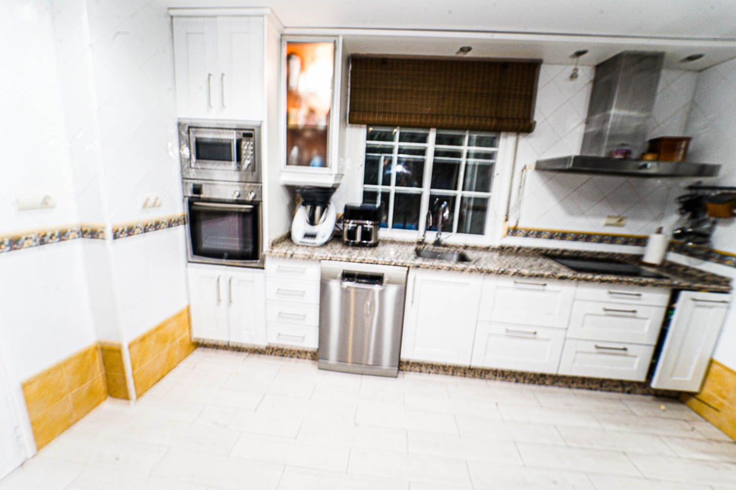 Kitchen of Single-family semi-detached for sale in  Granada Capital  with Air Conditioner, Heating and Storage room