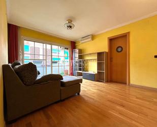 Living room of Flat for sale in Badalona  with Heating and Balcony