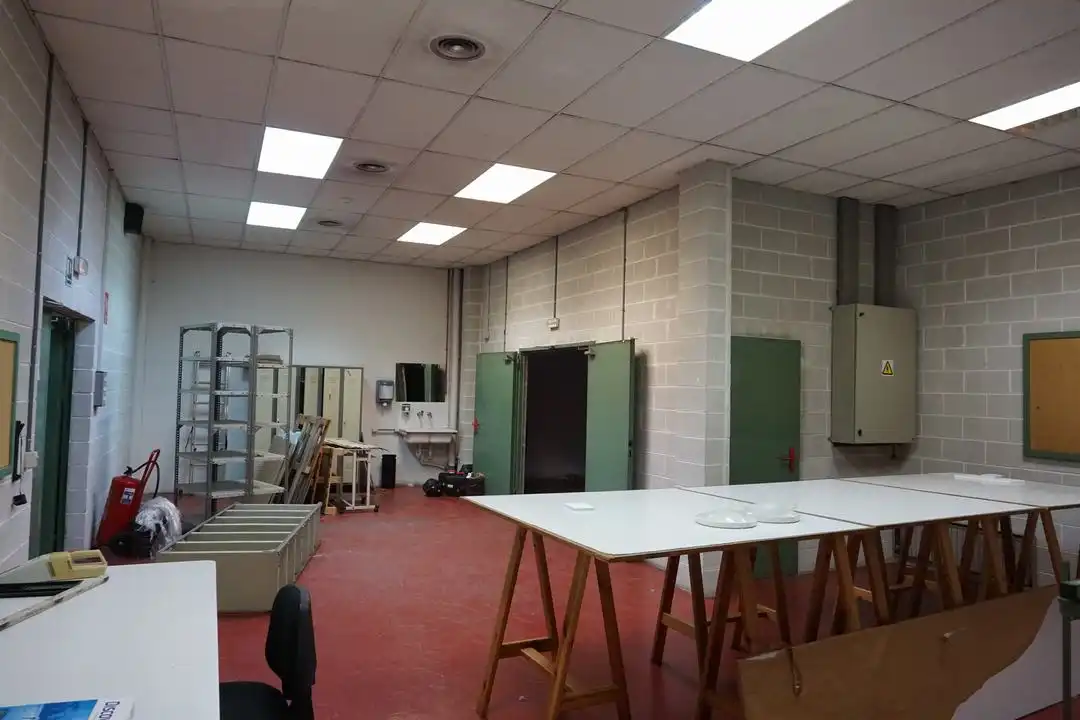 Nau industrial de lloguer en Girona