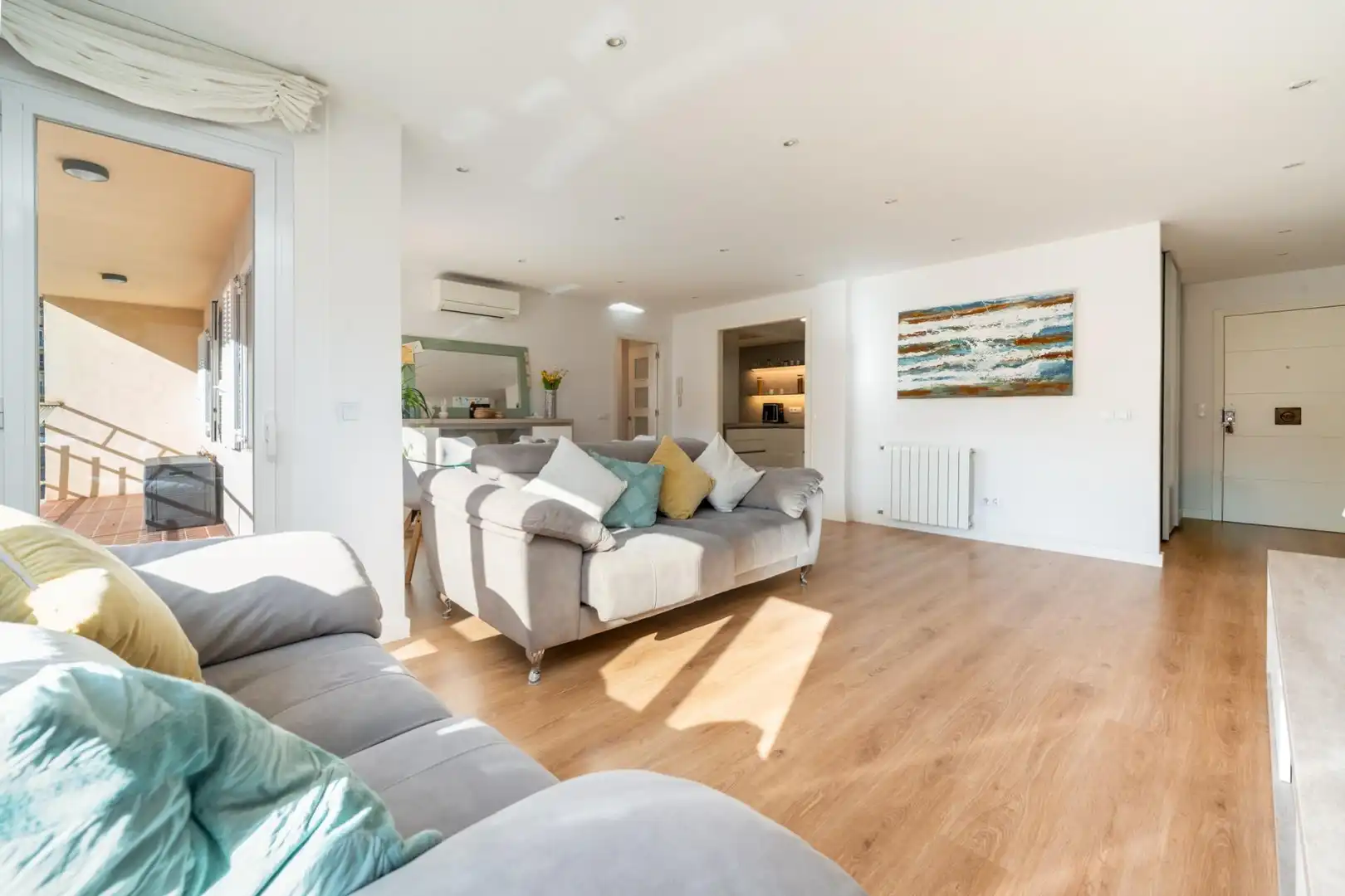 Living room of Flat for sale in  Palma de Mallorca  with Air Conditioner, Heating and Parquet flooring