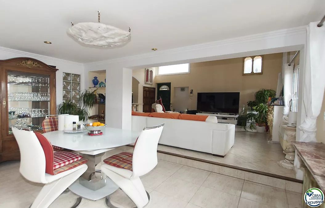Living room of Apartment for sale in Roses  with Air Conditioner