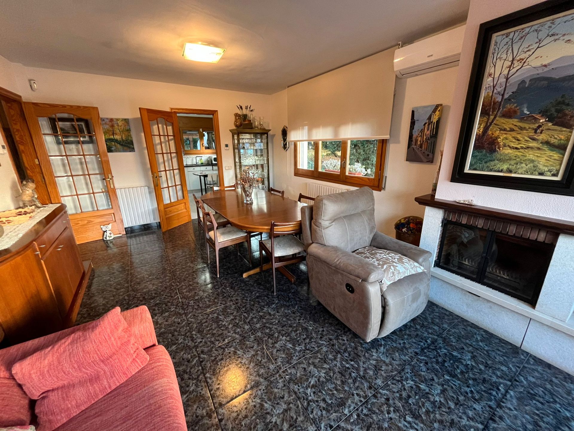 Sala d'estar de Casa o xalet en venda en L'Esquirol amb Calefacció, Jardí privat i Parquet