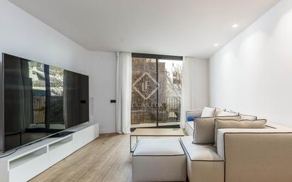 Living room of House or chalet for sale in  Barcelona Capital  with Air Conditioner, Parquet flooring and Terrace