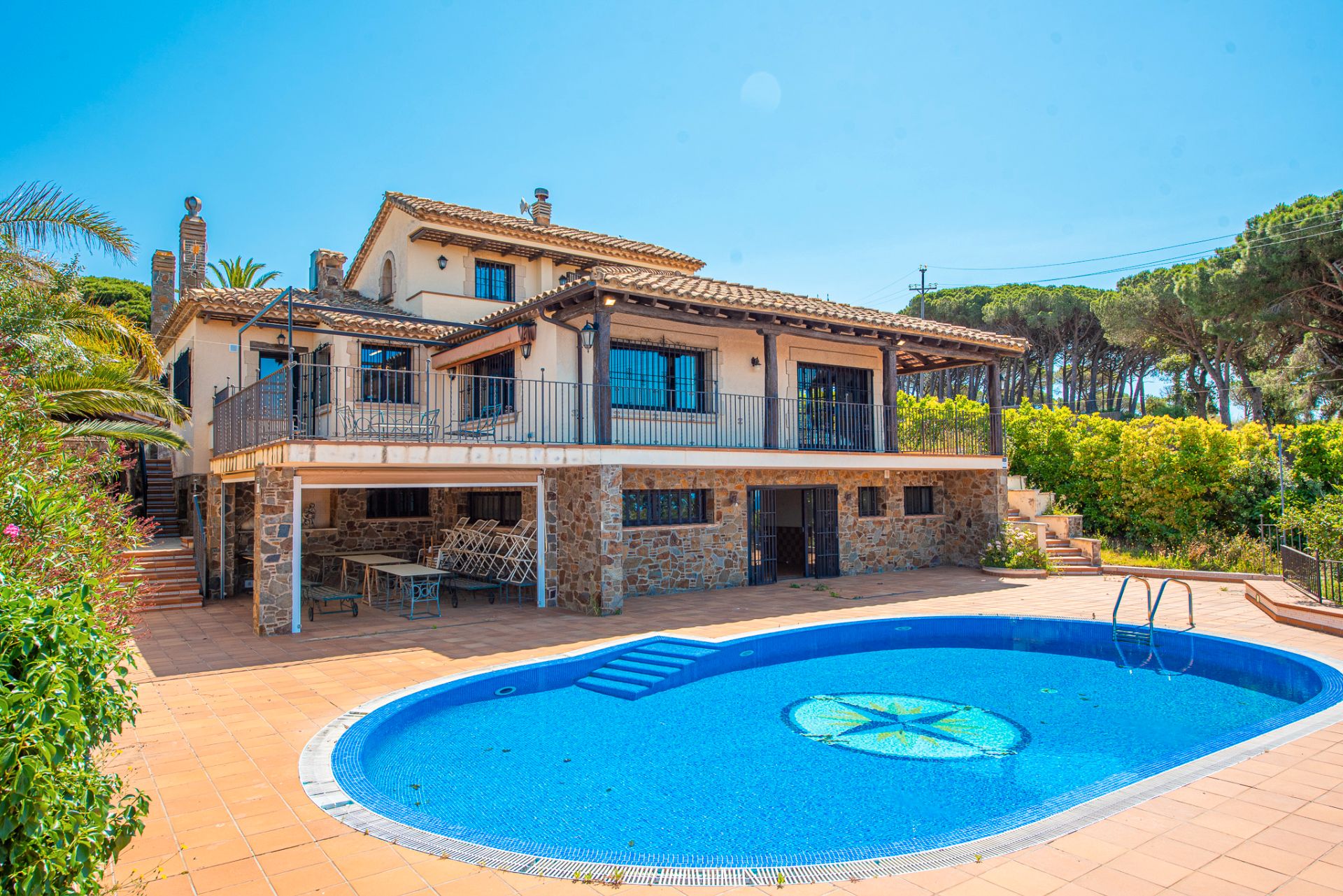 Vista exterior de Casa o xalet de lloguer en Sant Feliu de Guíxols amb Aire condicionat, Calefacció i Jardí privat