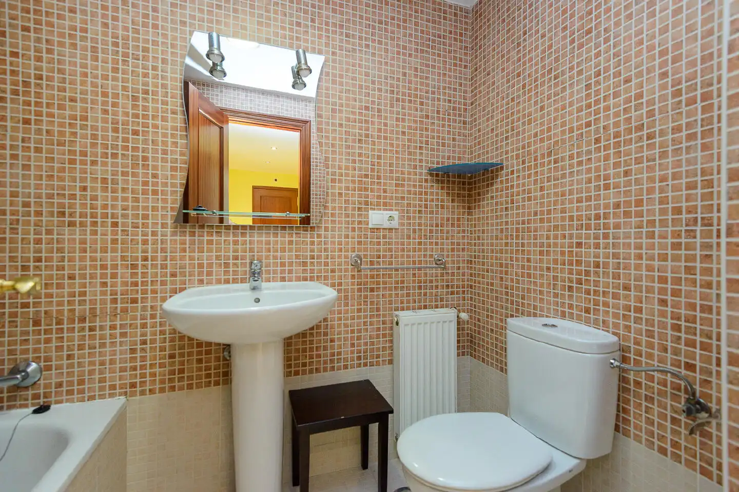 Bathroom of Flat for sale in Narón