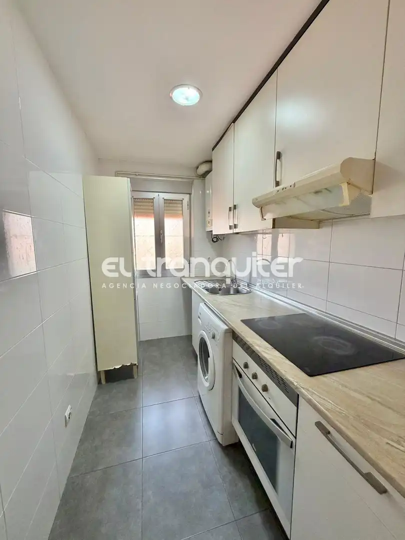 Kitchen of Flat for rent in Madrid  with Washing machine