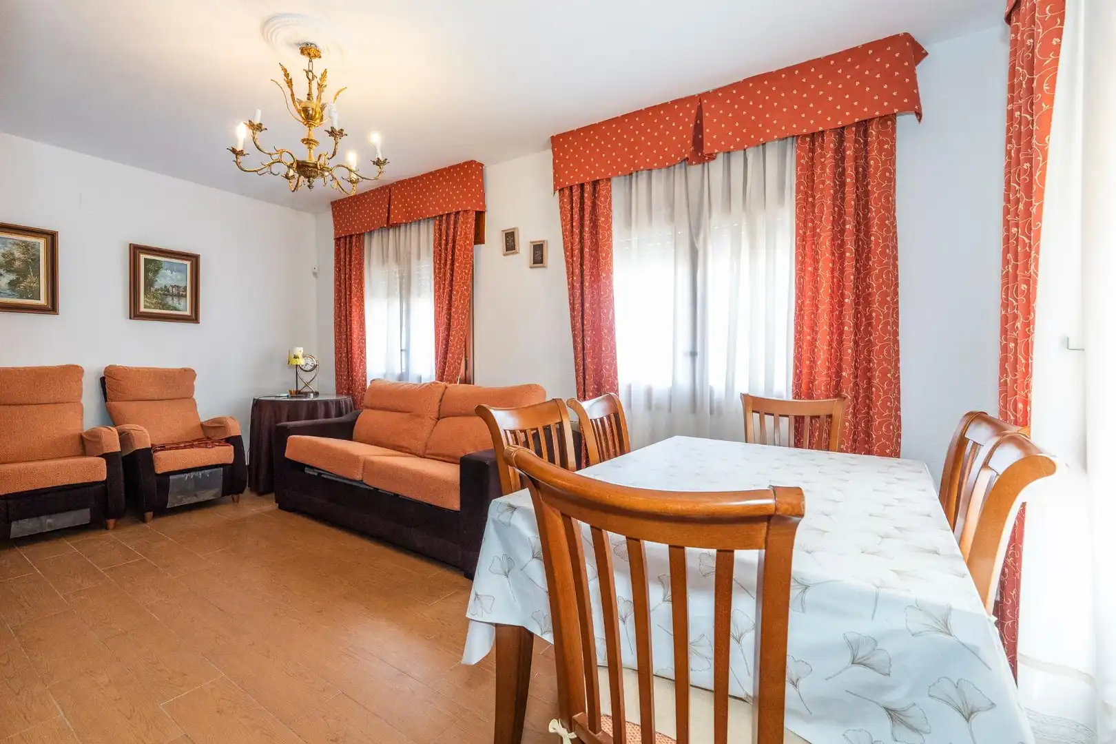 Sala d'estar de Casa o xalet en venda en Yuncler amb Aire condicionat, Calefacció i Jardí privat
