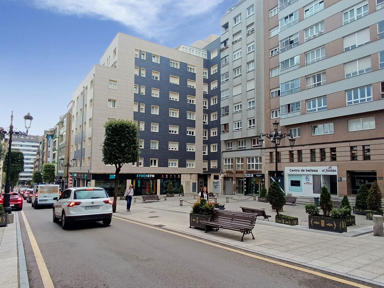 Vista exterior de Piso en venta en Oviedo  con Calefacción, Parquet y Balcón