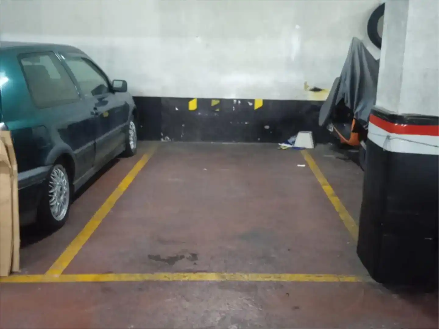 Aparcament de Garatge en venda en Azeta - Abatxolo
