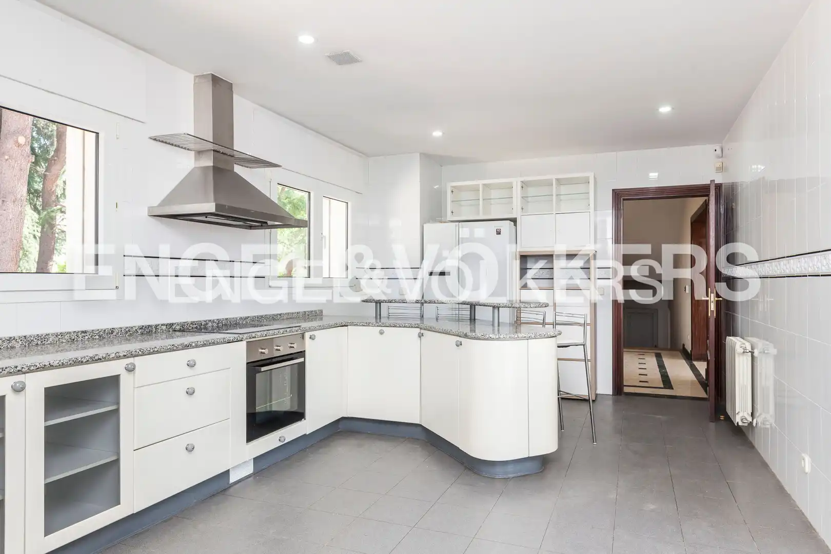 Cocina de Casa o chalet en venta en Madrid con Aire acondicionado, Calefacción y Jardín privado
