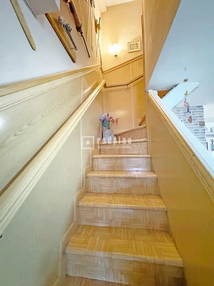 Houses for sale in Madrid  with Air Conditioner and Heating