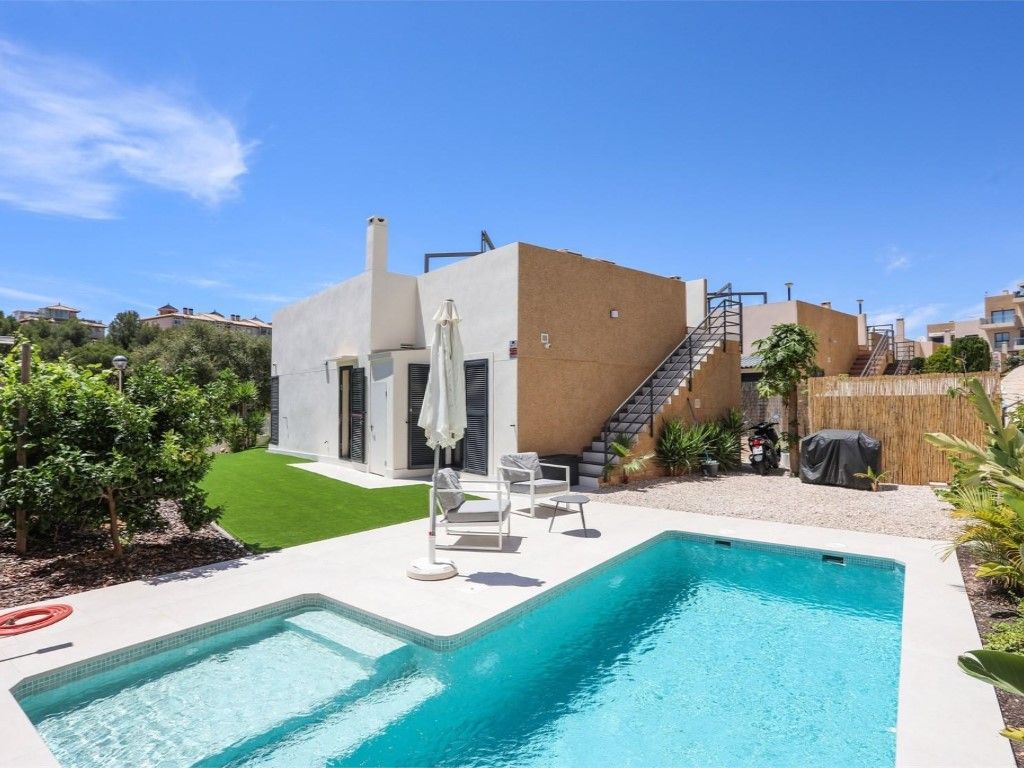 Swimming pool of House or chalet for sale in Orihuela  with Air Conditioner, Private garden and Terrace
