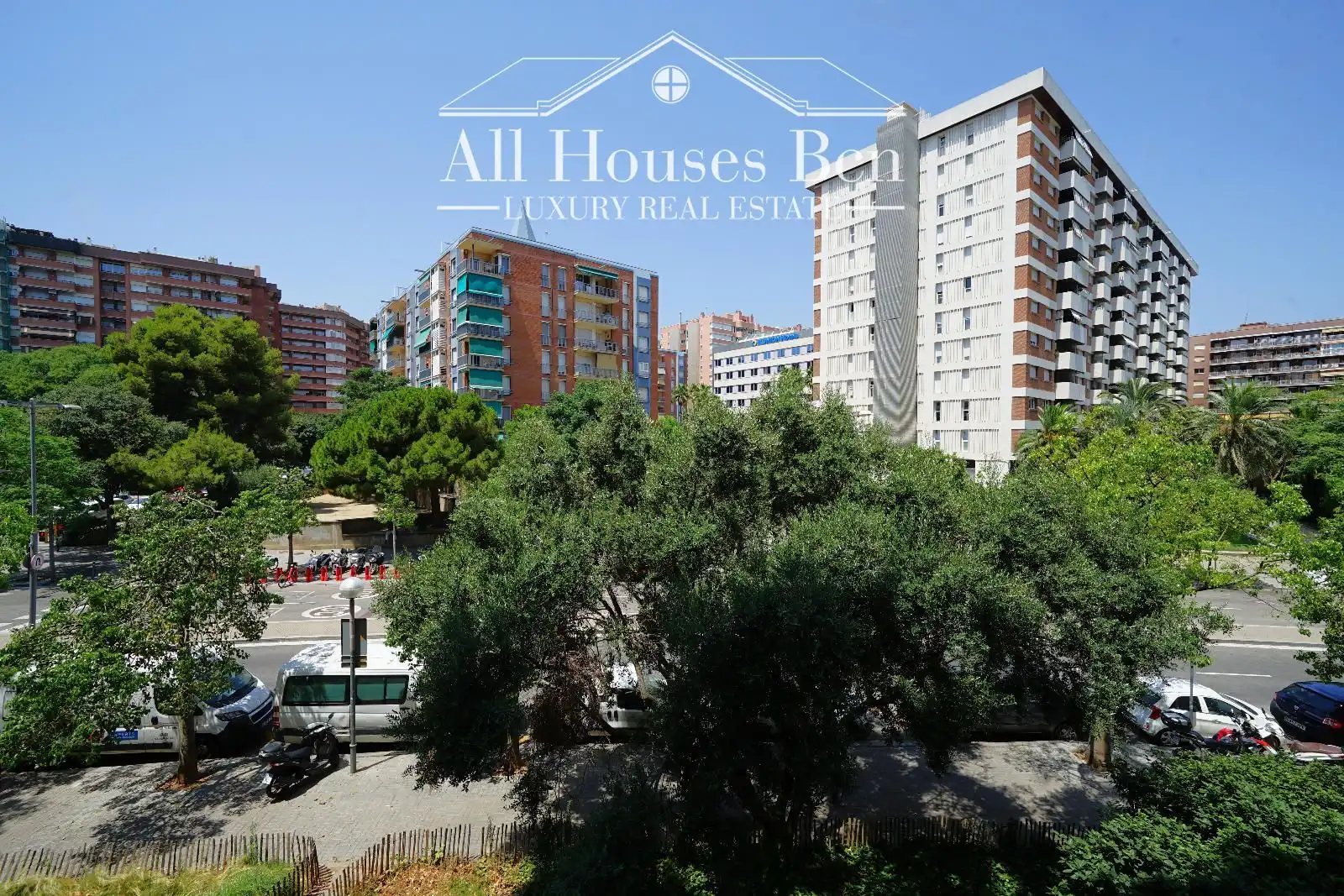 Vista exterior de Piso en venta en Barcelona con Aire acondicionado, Calefacción y Terraza