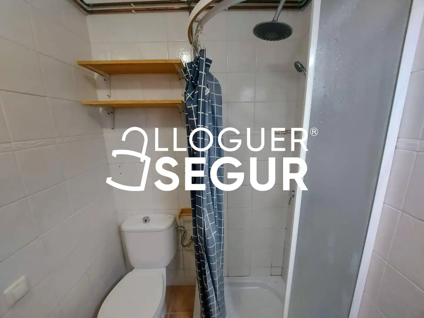 Bany de Pis de lloguer en Barcelona amb Terrassa