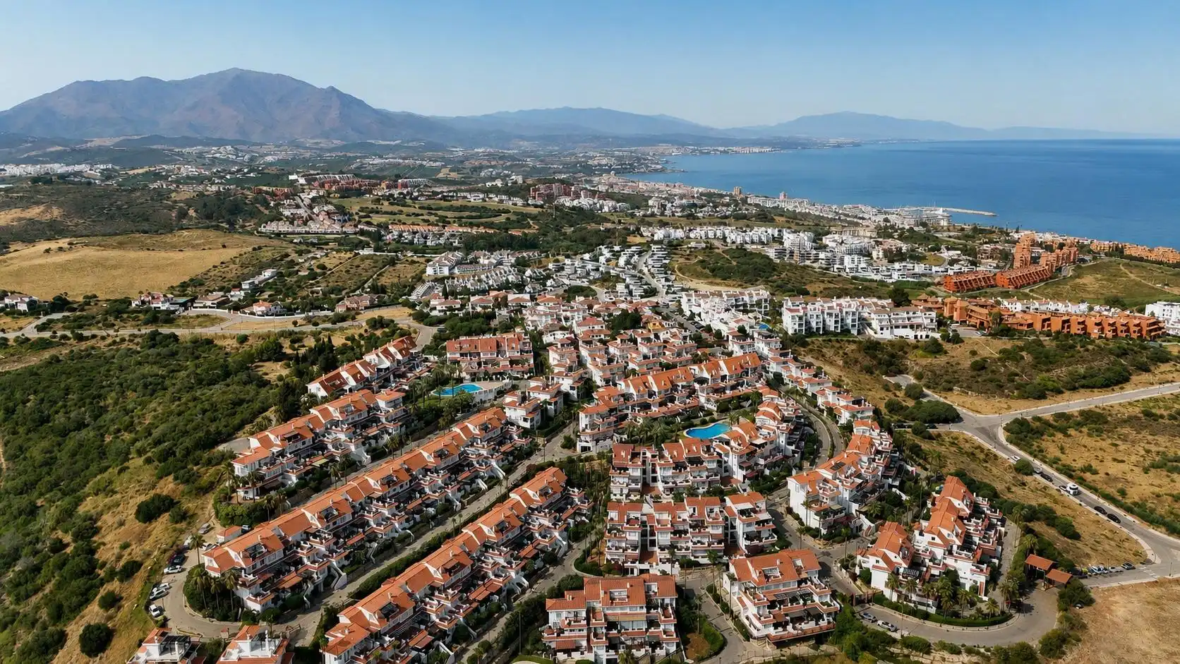 Vista exterior de Apartamento en venta en Manilva con Aire acondicionado, Amueblado y Piscina comunitaria