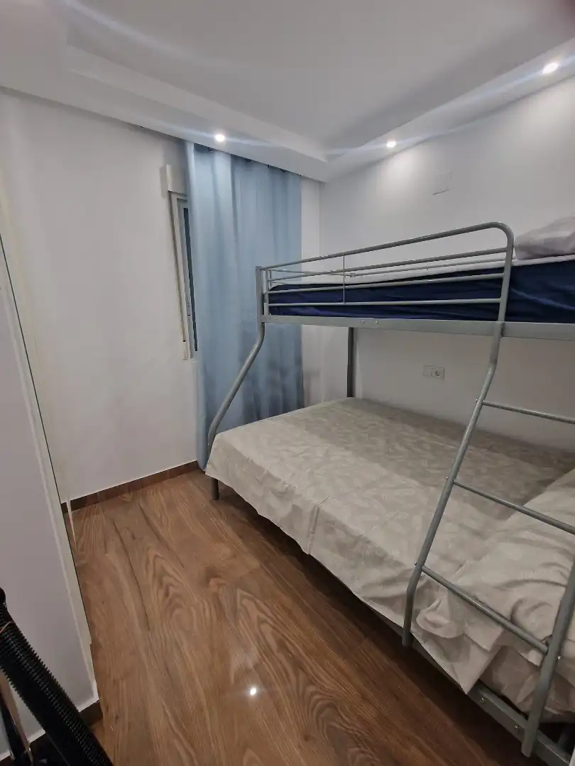 Dormitori de Apartament en venda en Torrevieja amb Aire condicionat, Terrassa i Moblat