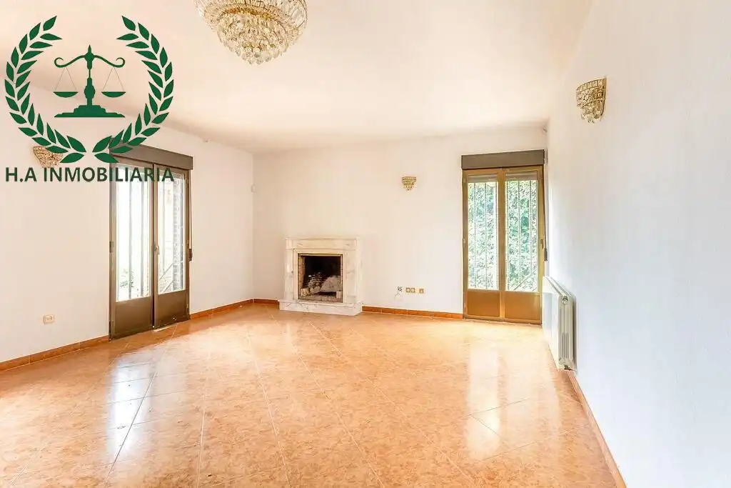 Living room of Houses for sale in Pedrezuela  with Air Conditioner, Heating and Terrace