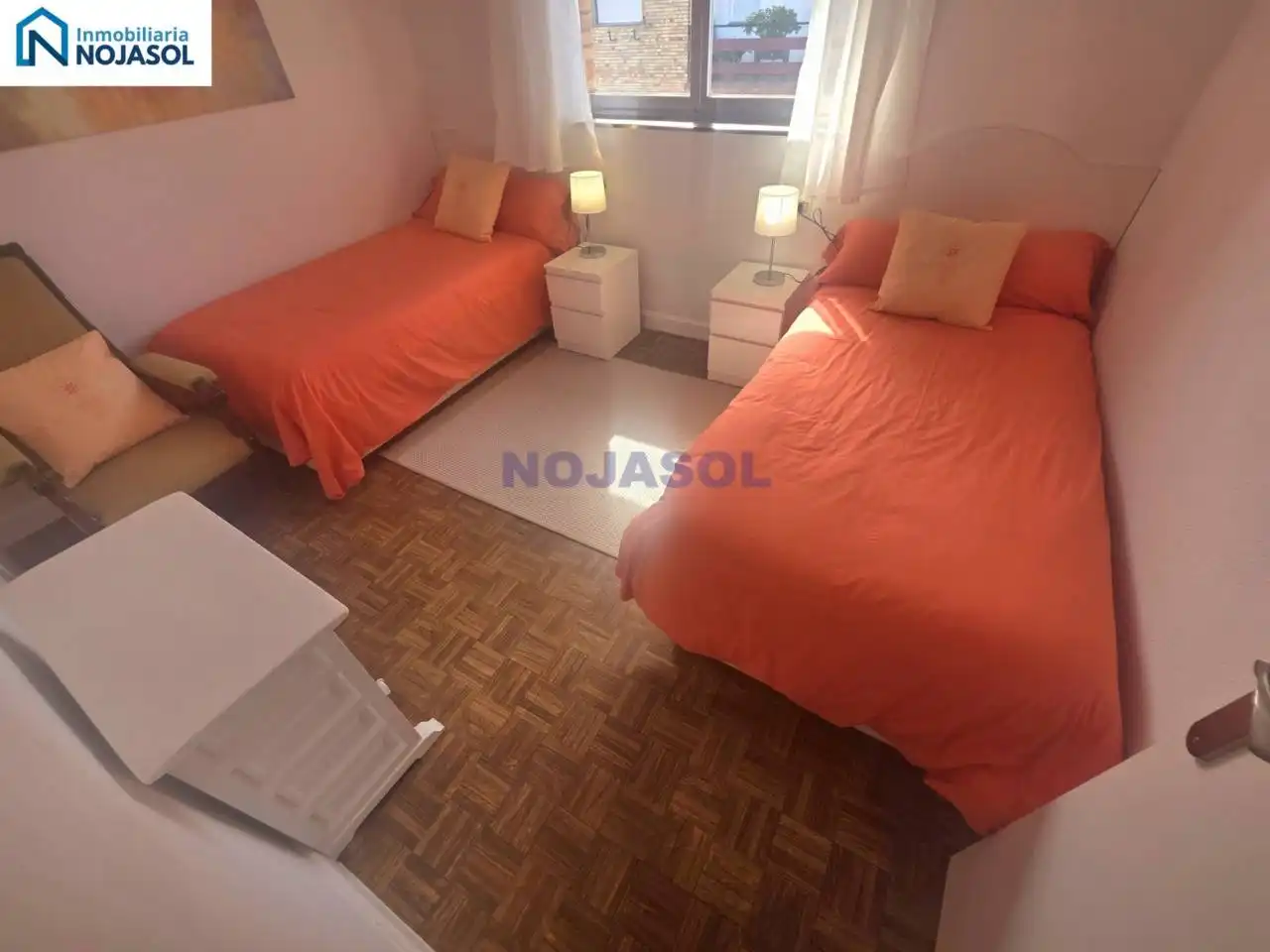 Habitación de Apartamento en venta en Laredo con Calefacción, Parquet y Terraza