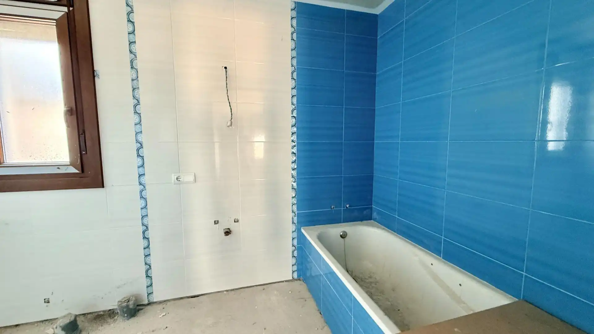 Bathroom of Houses for sale in Cuéllar  with Terrace and Storage room