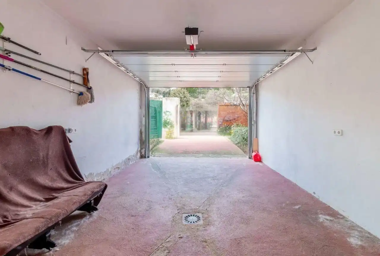 Parking de Casa o chalet en venta en Robledo de Chavela con Aire acondicionado, Calefacción y Jardín privado