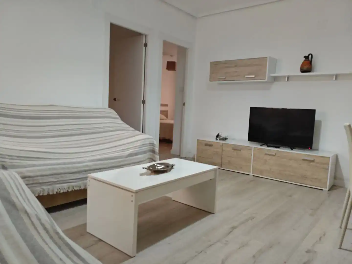 Sala d'estar de Pis en venda en  Albacete Capital amb Balcó