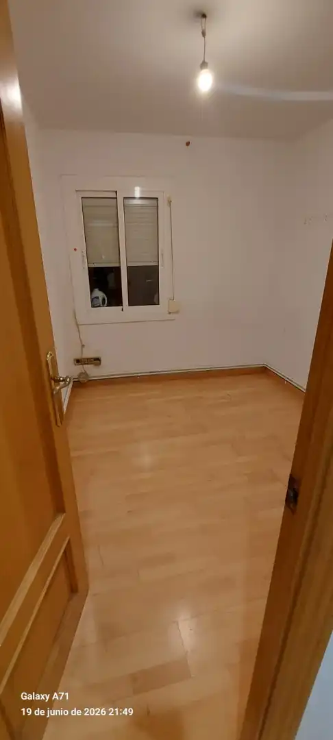 Schlafzimmer von Wohnungen zur Miete in L'Hospitalet de Llobregat mit Heizung und Parkett
