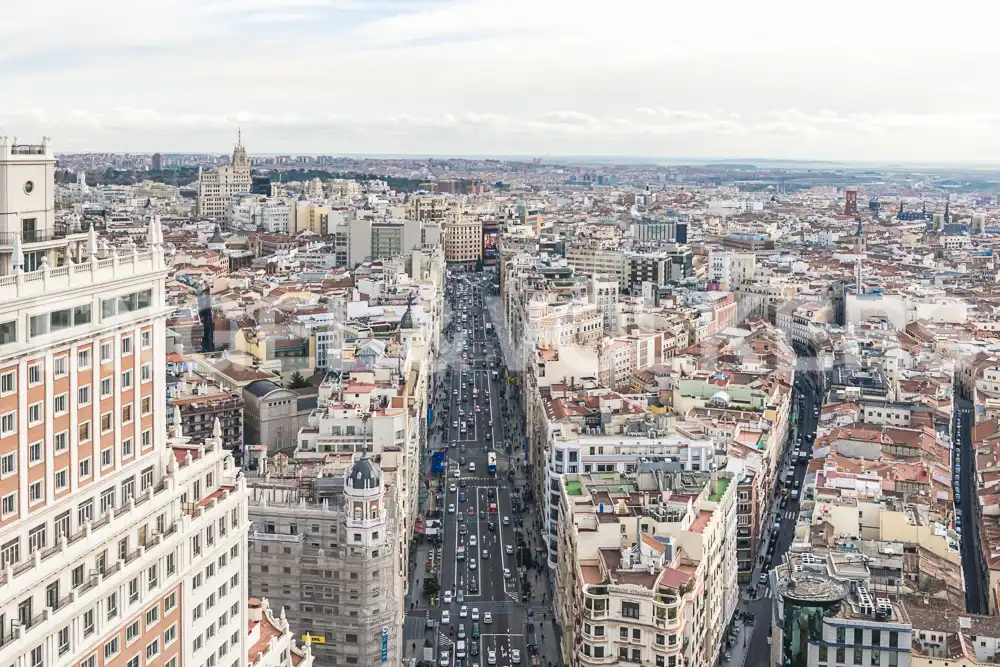 Außenansicht von Wohnung zur Miete in Madrid mit Klimaanlage, Heizung und Parkett