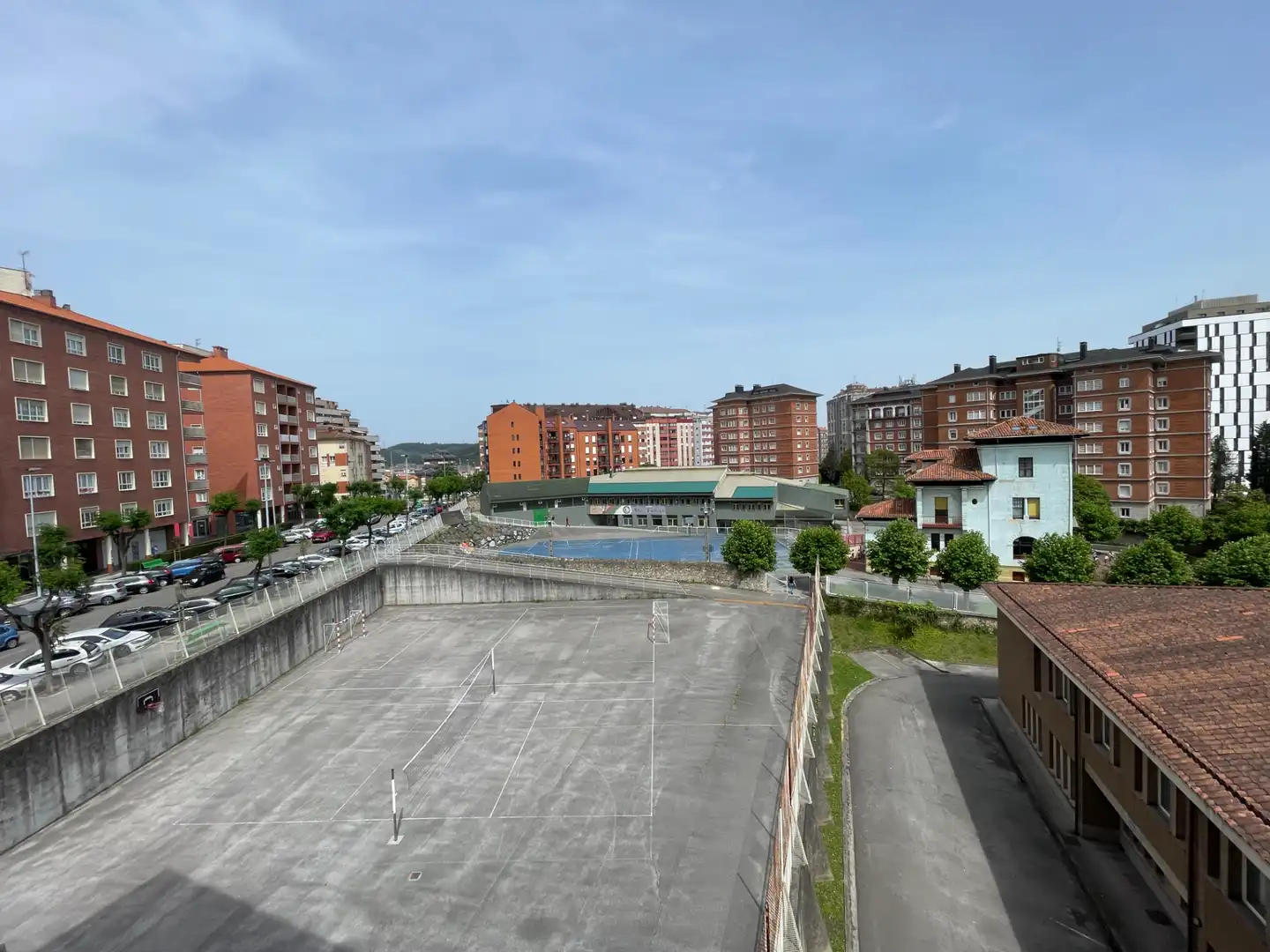 Aparcament de Pis en venda en Avilés amb Calefacció, Terrassa i Traster
