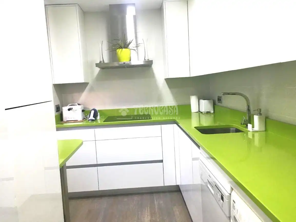 Cocina de Piso en venta en Parla con Aire acondicionado