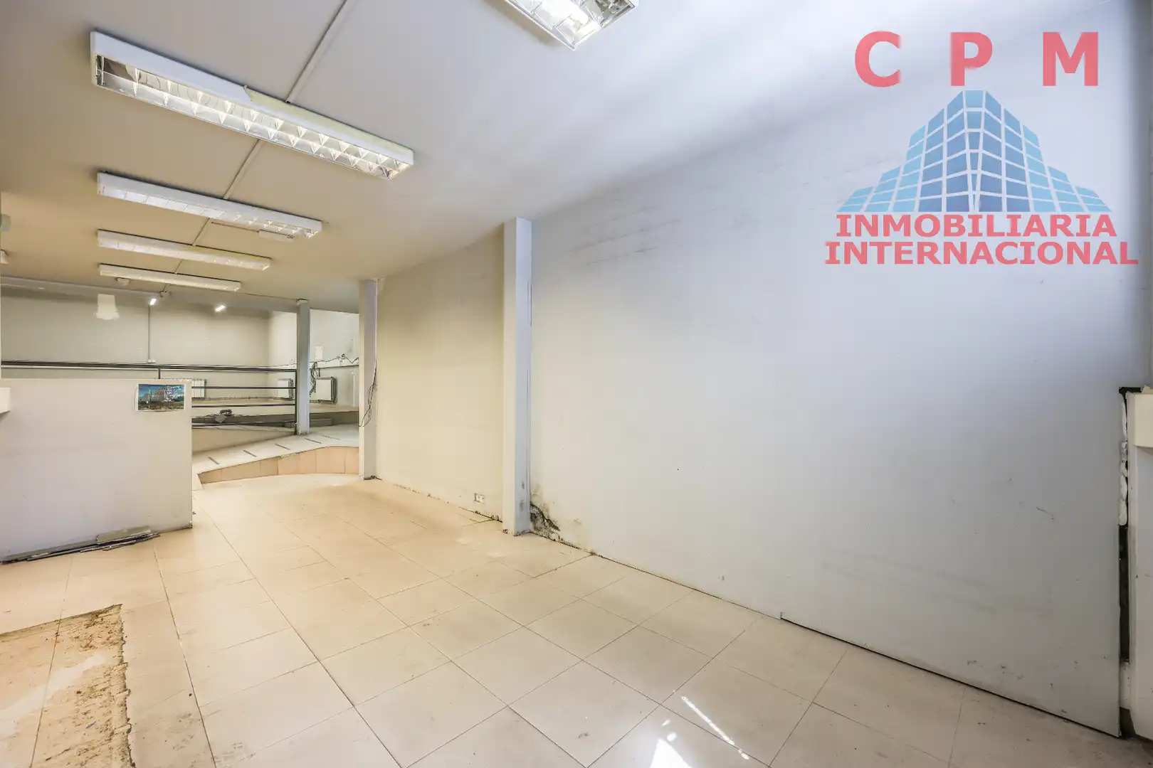 Local de lloguer en Madrid amb Parquet, Internet i Alarma