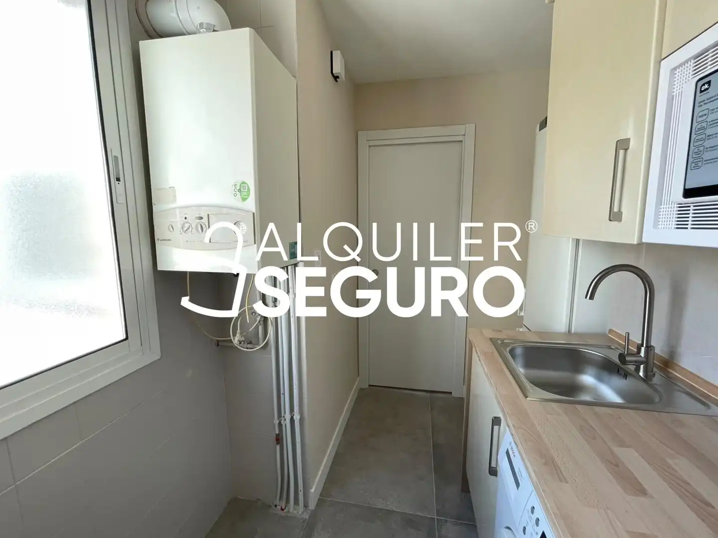 Cuina de Pis de lloguer en Madrid amb Aire condicionat, Calefacció i Terrassa