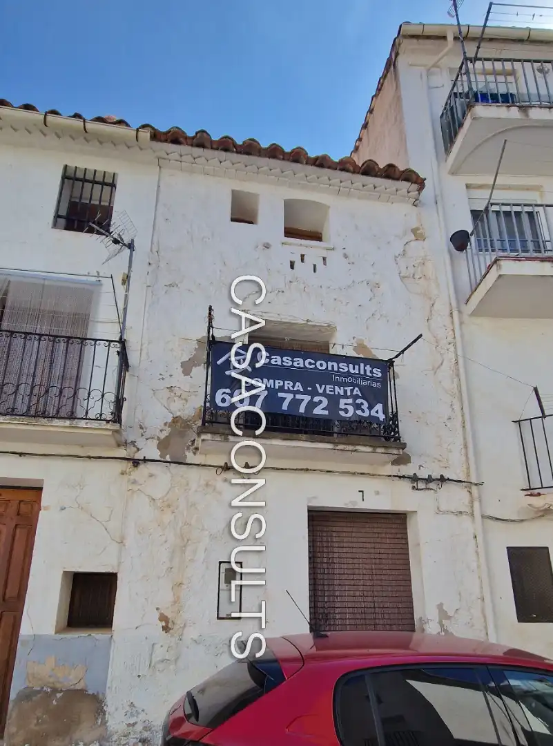 Casa con terraza en venta en Calle Iglesia 8, imagen 2