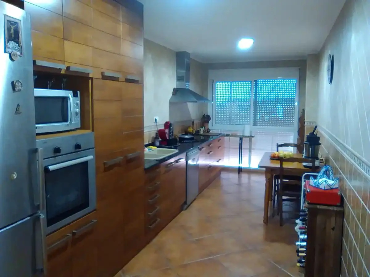 Cuina de Casa o xalet en venda en La Vall d'Uixó amb Calefacció, Terrassa i Traster